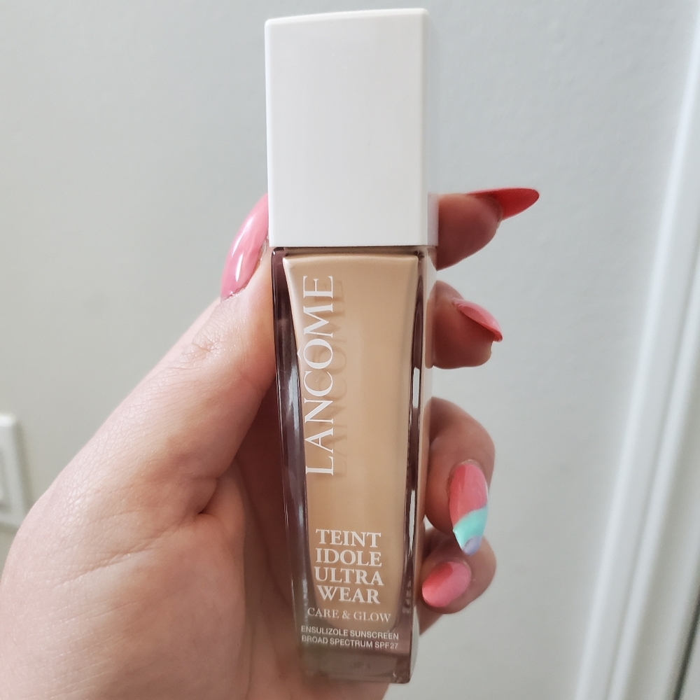 Lancôme Teint Idole Ultra Wear Care & Glow Foundation​ with Hyaluronic Acid
